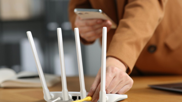 Wi-Fi vam je očajan u stanu ili kući? Evo kako da besplatno pojačate signal