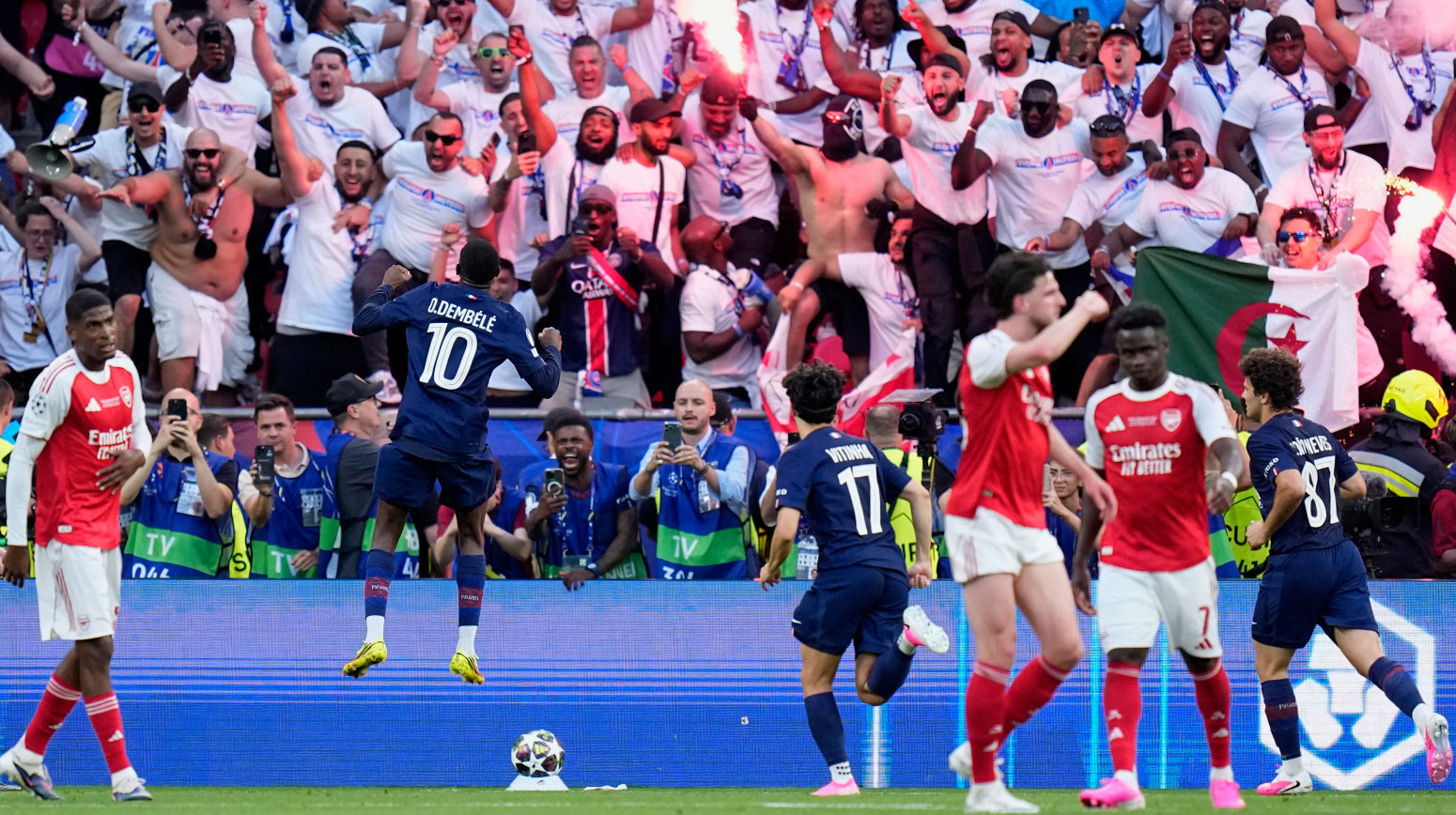 Stativa! PSŽ i Arsenal režiraju dramu VIDEO