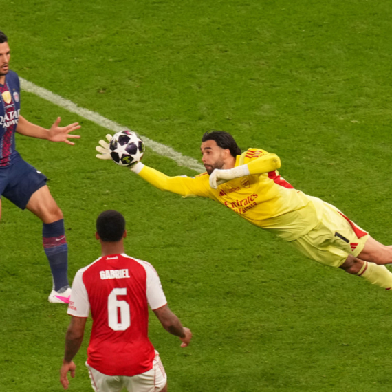PSŽ i Arsenal idu ka penalima! VIDEO