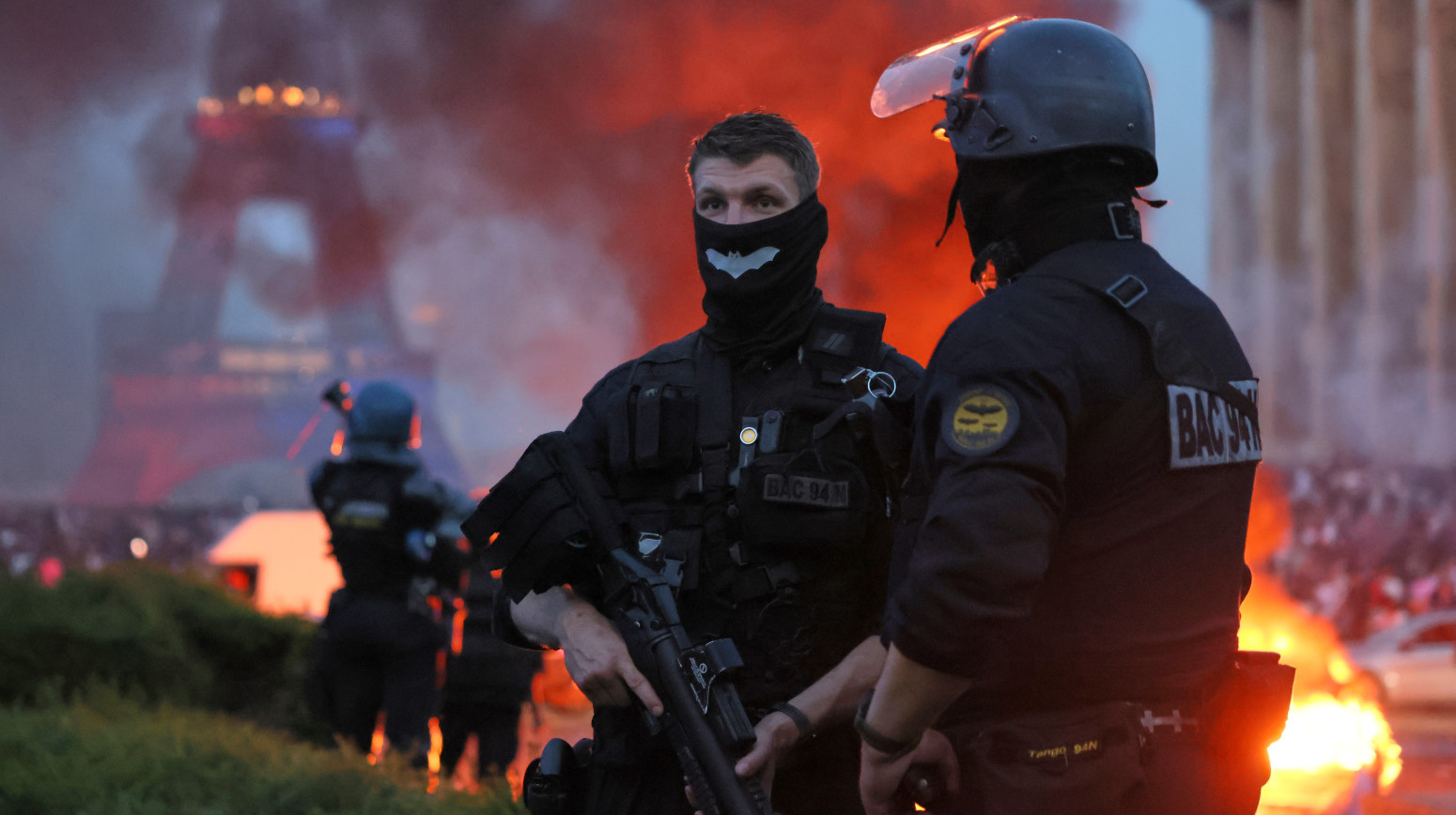 Pariz opet "gori" – policija je svuda, slike obilaze svet VIDEO