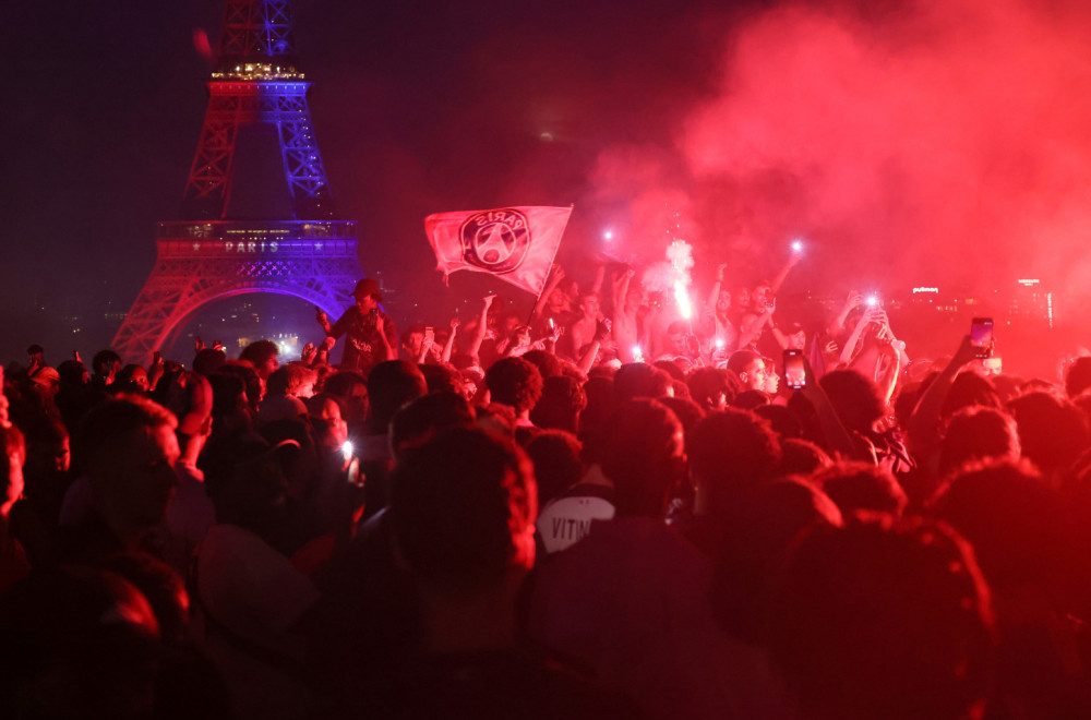 Parižani divljali i tokom noći – Ajfel u dimu, 416 uhapšenih FOTO/VIDEO