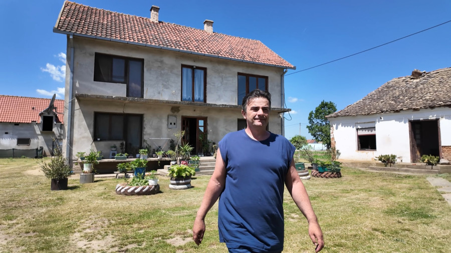 Čovek magnet i medicinski fenomen, kablovi se prže kad im priđe: Milan tvrdi da ima neobične moći FOTO