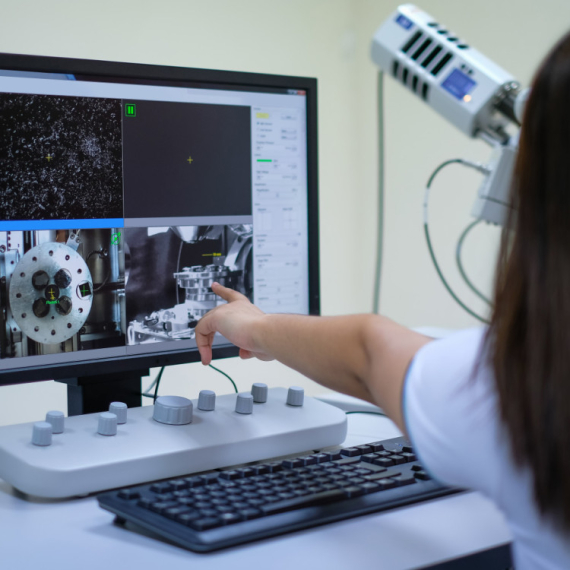 Veštačka inteligencija u službi zdravlja: Kako nanotehnologija može da produži životni vek VIDEO