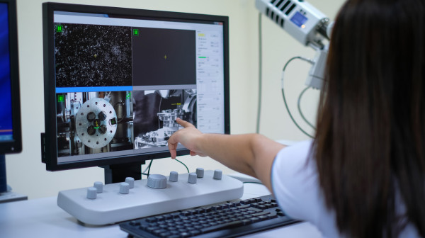 Veštačka inteligencija u službi zdravlja: Kako nanotehnologija može da produži životni vek VIDEO