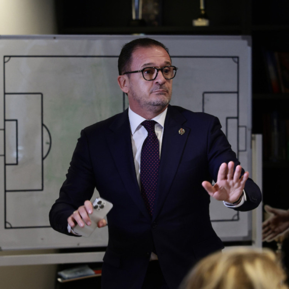 Gotovo izlaganje u Zemunelu; Ljajić najavio nove ljude; Mijatović vidi sebe kao predsednika