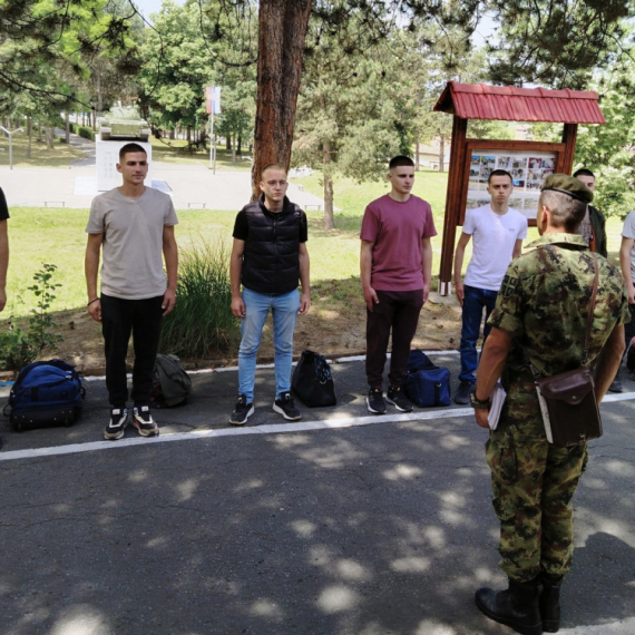 Junska generacija vojnika primljena na obuku u kasarne Valjevo, Sombor i Leskovac