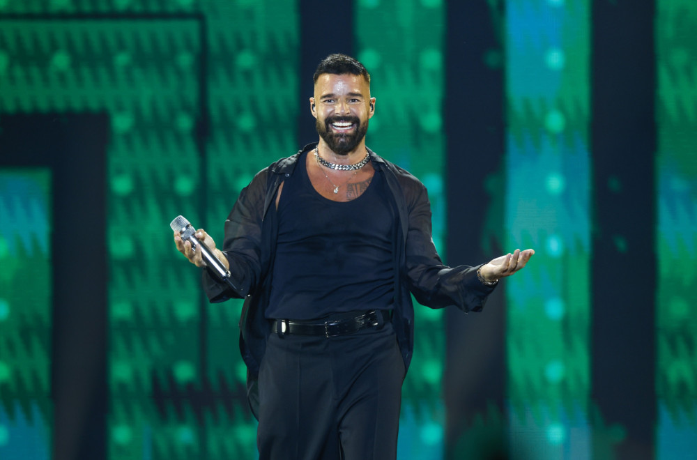 Riki Martin na binu stiže pravo iz hotelske sobe, ali to nije sve: Evo šta se nalazi na njegovoj rajder listi