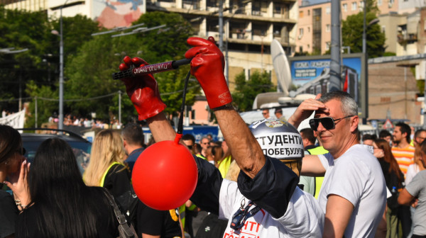 Vučić o blokaderima: "Nikad nisu u timu Srbije, samo gledaju kako da se dočepaju fotelje"