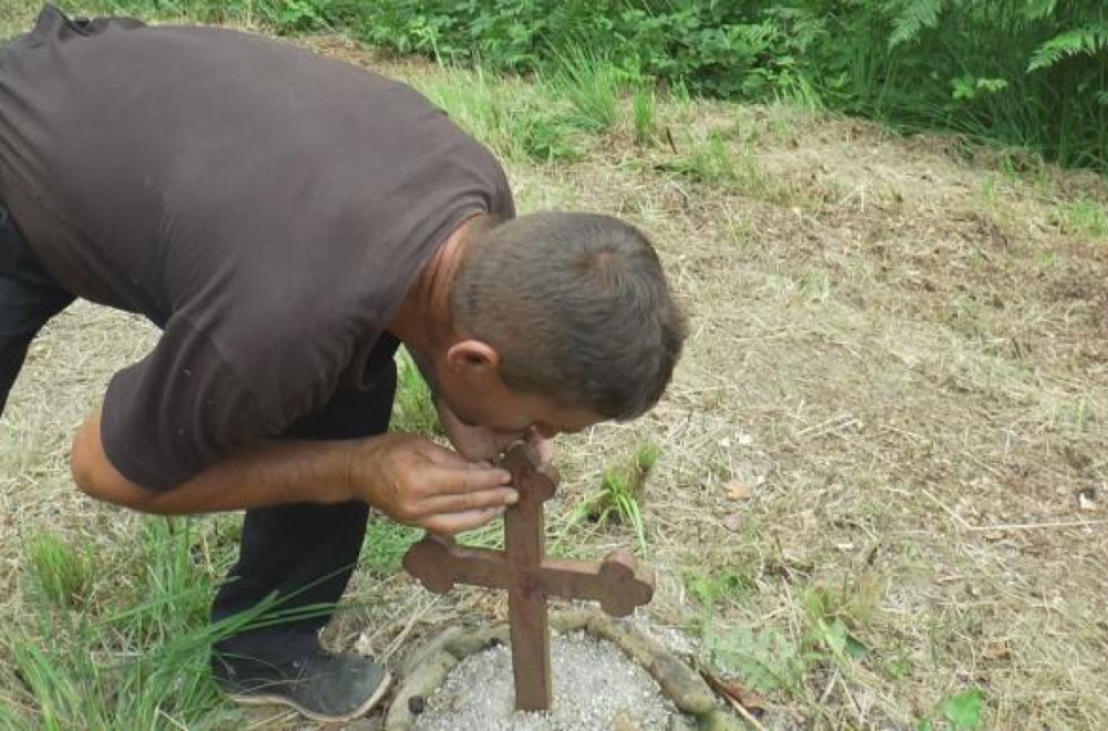 "Nešto ovde ima": Neobičan običaj u Dragačevu, momci i devojke dolaze u šumu sa jednom jedinom željom