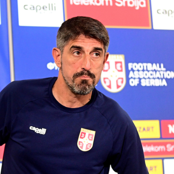 Paunović već ima glavobolje zbog novembra