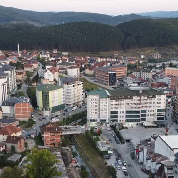 Rešavaju problem parkiranja: Izdati lokacijski uslovi za izgradnju javne garaže u Tutinu