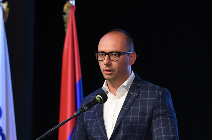 Simić: Priština na severu KiM ne poštuje vladavinu prava; Međunarodna zajednica fizički da zaštiti Srbe