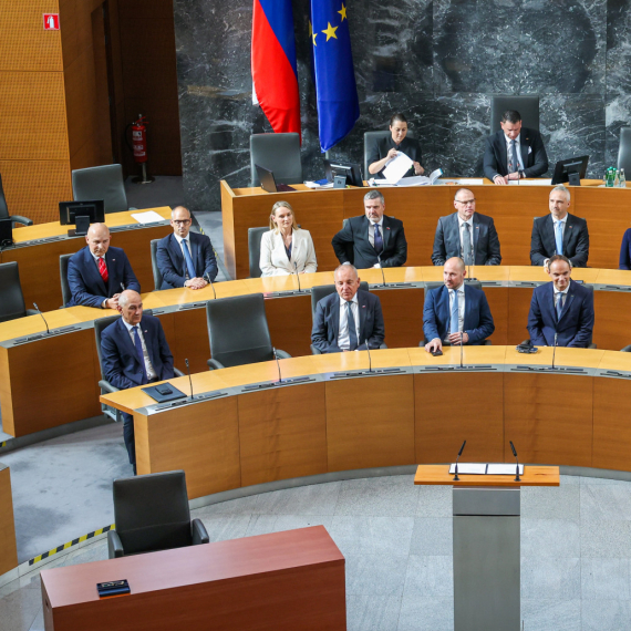 Slovenija dobila novu vladu, Janez Janša premijer