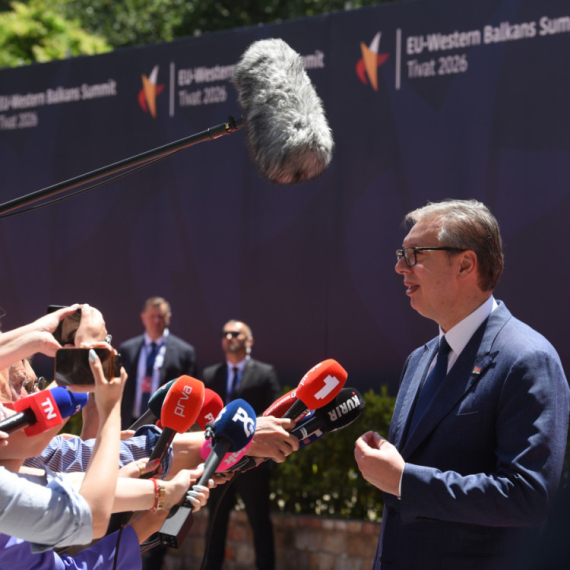 Vučić poručio iz Tivta: "Vodim suverenu i nezavisnu zemlju"; "Samostalno donosimo odluke" VIDEO
