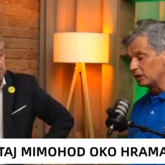Blokaderi nastavljaju da vređaju pojas Bogorodice; Ponižavaju vernike i napadaju Vučića jer ga poštuje VIDEO