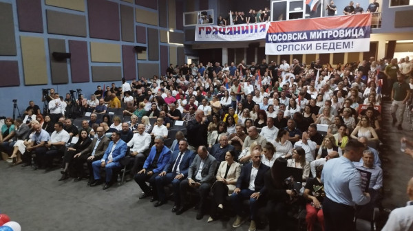 Final rally of the Serbian List in Gračanica; Large crowd in attendance, Serbian tricolors waving VIDEO