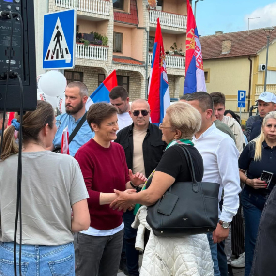 Brnabić: "Što su napadi jači, narod će još snažnije stati uz Vučića" FOTO/VIDEO