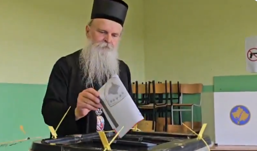 Serbs turn out to vote in large numbers; CEC: Voter turnout reached 15.10% by 1 p.m.