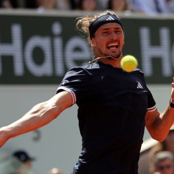 Zverev furiozno do prvog seta u finalu RG!