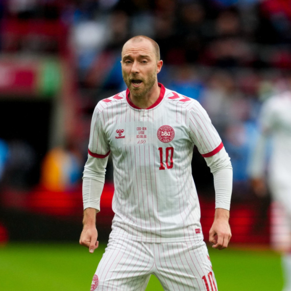 Horor scene – ponovo se srušio Eriksen usred meča! VIDEO