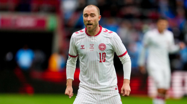 Horor scene – ponovo se srušio Eriksen usred meča! VIDEO