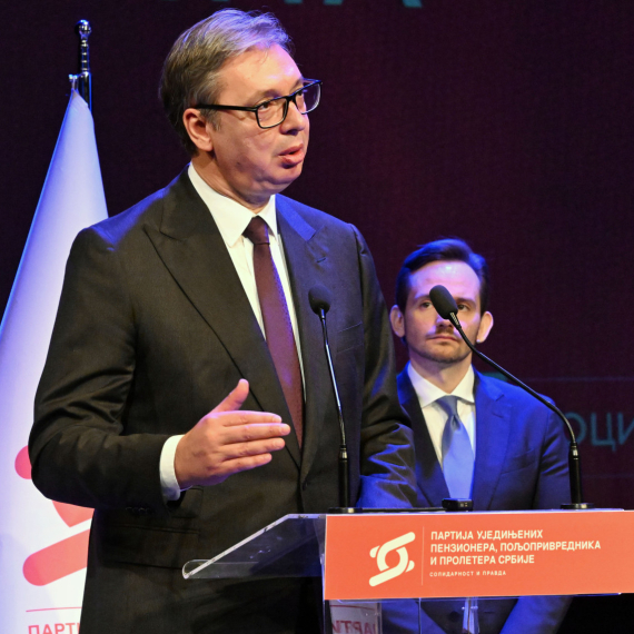 Vučić najavio veliki paket za penzionere: Stižu značajne sume novca, i manje cene lekova