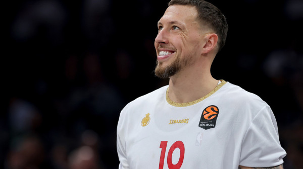 Asvel planira da dovede centra Monaka