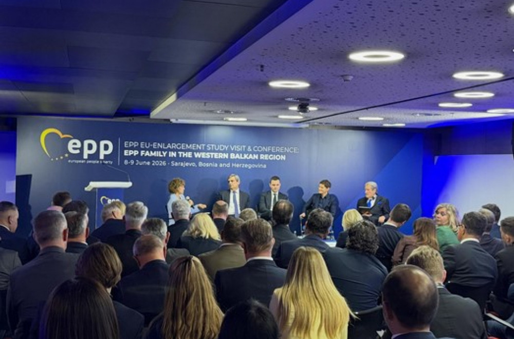 Brnabić u Sarajevu na panelu u organizaciji EPP: Nastavljamo da radimo na evropskom putu Srbije FOTO