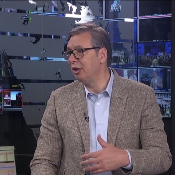 Vučić: "Za sedam do 10 dana polaganje temeljca za porodilište u Nišu, ceo jug Srbije to čeka"