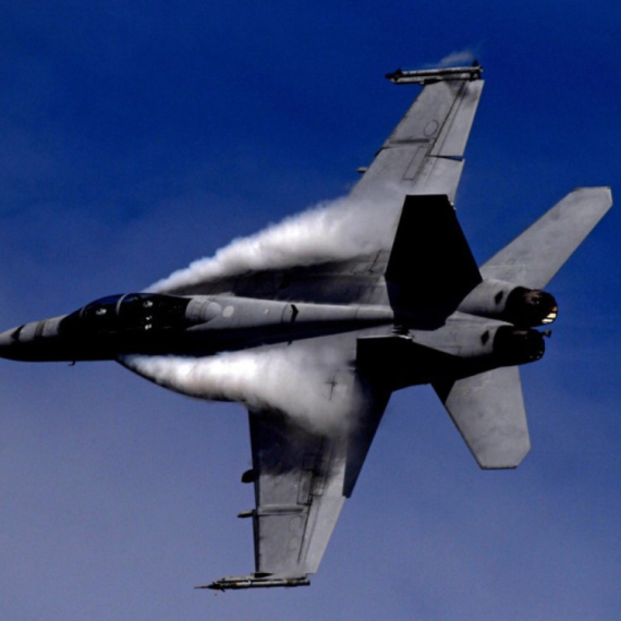 SAD povukle obarač: Američki F/A-18 neutralisao iranski tanker