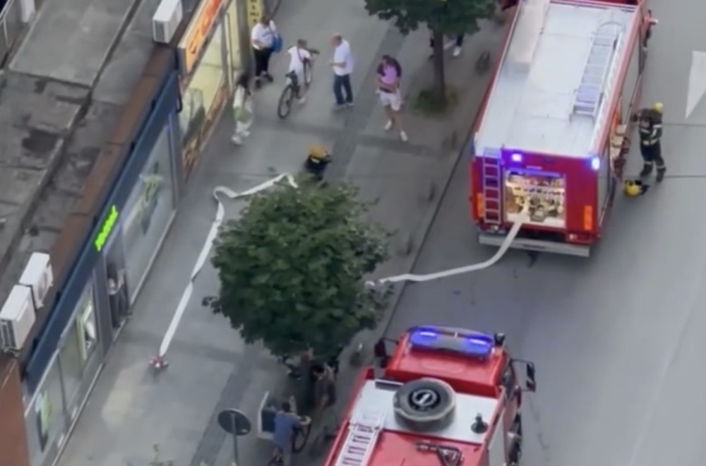 Gori lokal u centru Užica: Vatrogasci hitno interv