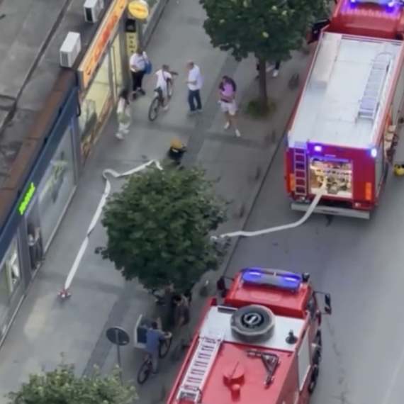 Gori lokal u centru Užica: Vatrogasci hitno intervenisali FOTO