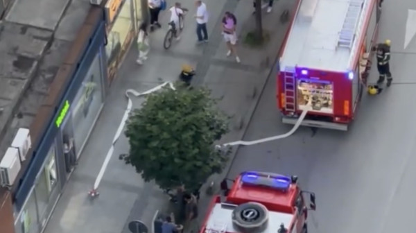 Gori lokal u centru Užica: Vatrogasci hitno intervenisali FOTO