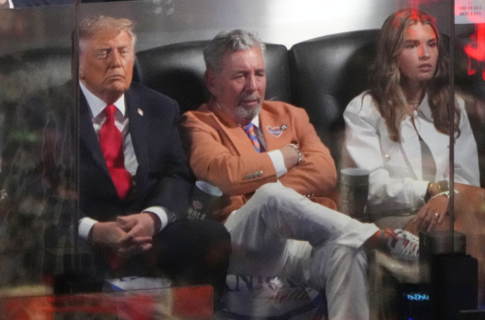 Donald Tramp izviždan, a potom zaspao na NBA final