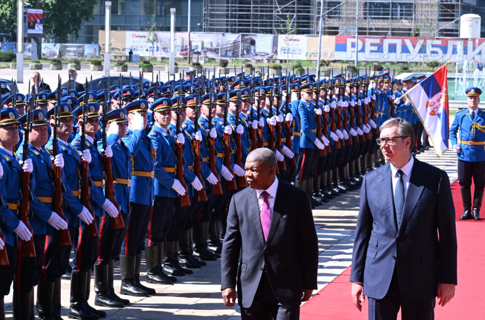 Vučić dočekao predsednika Angole; Sledi tet-a-tet razgovor; Vučić dobija i orden FOTO/VIDEO