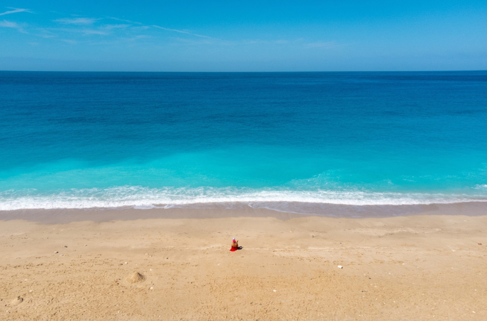 "Telefon mi je zamalo ispao iz ruke"; Snimak sa plaže u Rusiji izazvao buru na mrežama