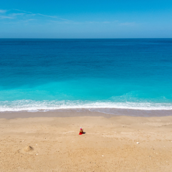 "Telefon mi je zamalo ispao iz ruke"; Snimak sa plaže u Rusiji izazvao buru na mrežama