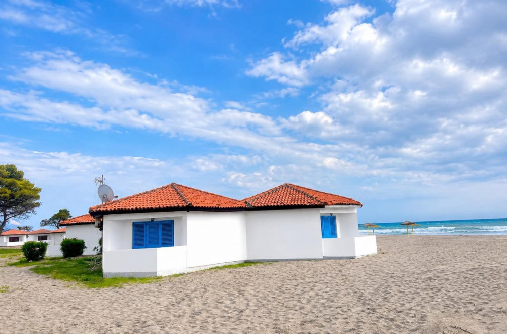 Ovo nije Mikonos – ovo je Ada Bojana: Ovako danas izgleda čuveno nudističko naselje kod Ulcinja FOTO