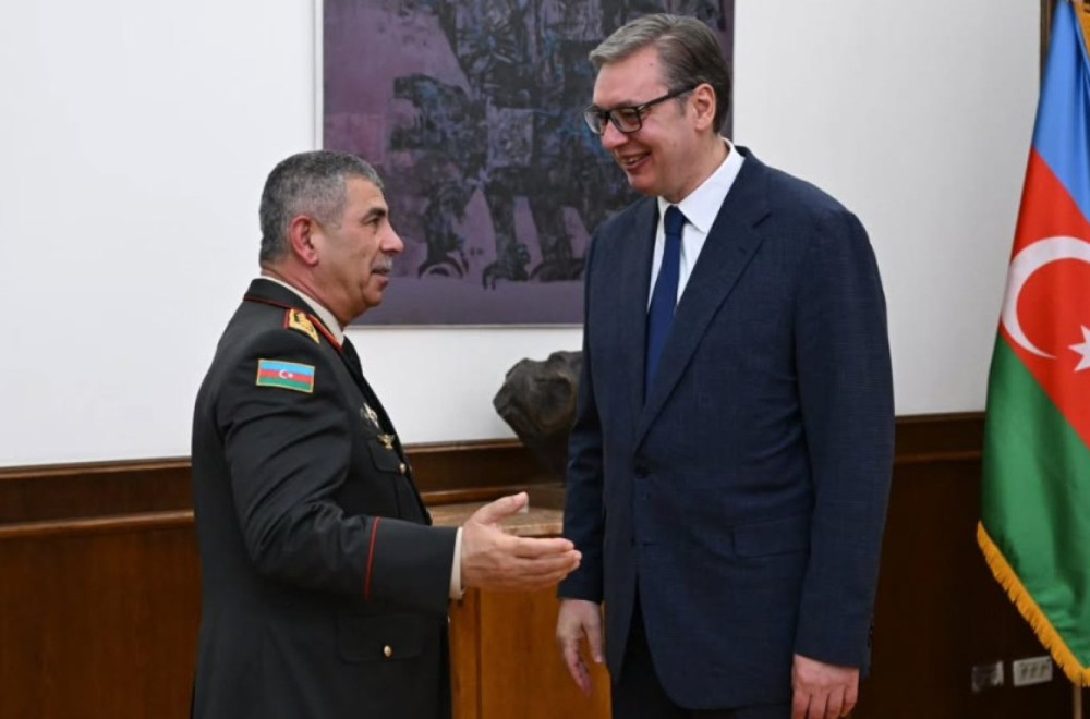 Vučić sa ministrom odbrane Azerbejdžana: "Posebnu pažnju pos