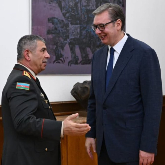 Vučić sa ministrom odbrane Azerbejdžana: "Posebnu pažnju posvetili smo vojno-tehničkoj saradnji dve zemlje"