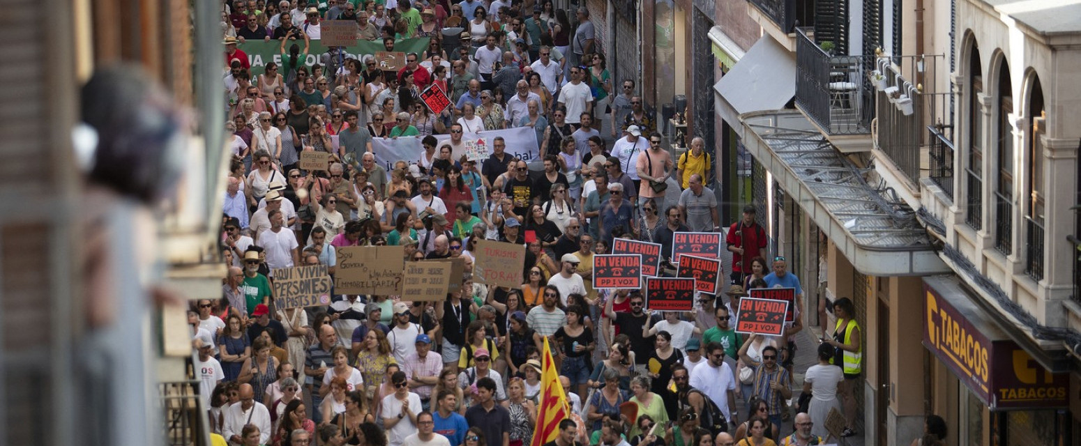 Popularna letnja destinacija na ivici kolapsa: Najavljeni protesti u najprometnijim turističkim centrima