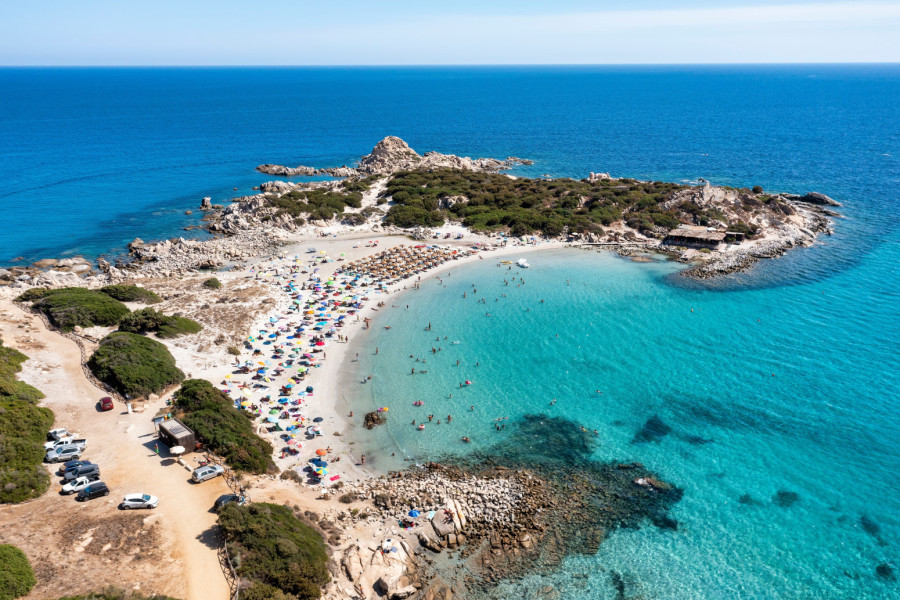 Šok za turiste: Na popularnoj plaži uvedena zabrana suncobrana