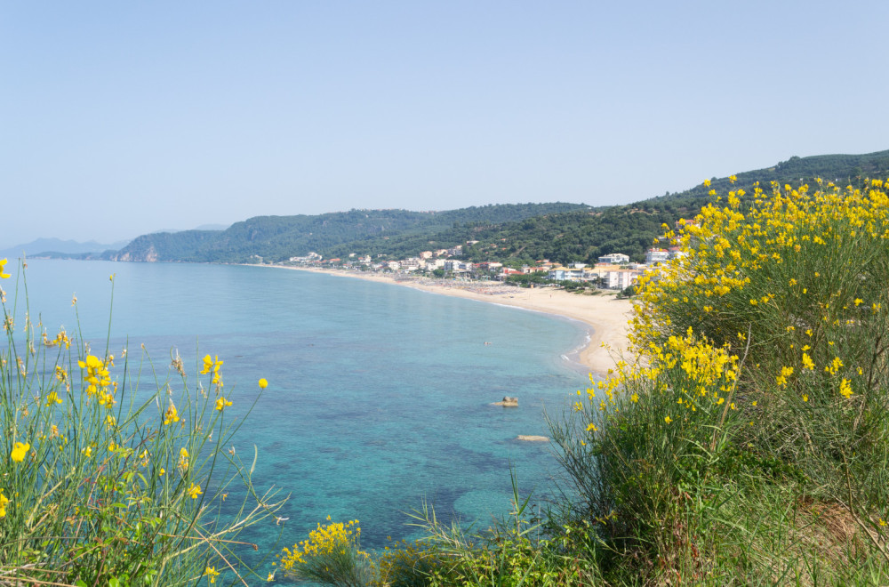 Mesto u Grčkoj gde se ni ležaljke ne naplaćuju: Malo letovalište sa ogromnom plažom je biser Jonskog mora