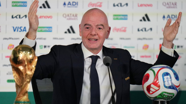 Sramotni Infantino branio Trampa umesto Mundijala: "Opustite se"