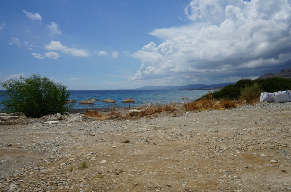 Drama na omiljenoj plaži Srba u Grčkoj: Kanalizacija završila u moru, uvedena hitna zabrana kupanja VIDEO
