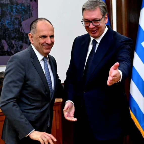 Vučić sa Gerapetritisom: "O saradnji u oblasti energetike, infrastrukture, trgovine, o povezivanju zemalja..."