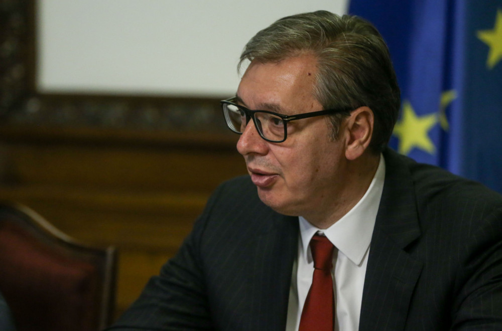 Veće penzije, jeftiniji lekovi i izgradnja porodilišta – sve zahvaljujući Vučićevoj odgovornoj politici