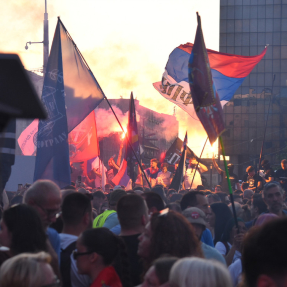 Blokaderska fabrika laži: Od "Loši odnosi sa Amerikom" do "Amerika je loša" FOTO