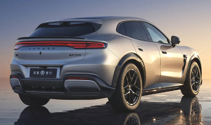 Kinezi tvrde da je njihov SUV nacrtao bivši Ferrarijev dizajner; Ferrari: Dokažite