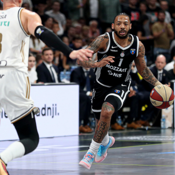 Osetkovski i Karlik pokrenuli Partizan – sudije u centru pažnje